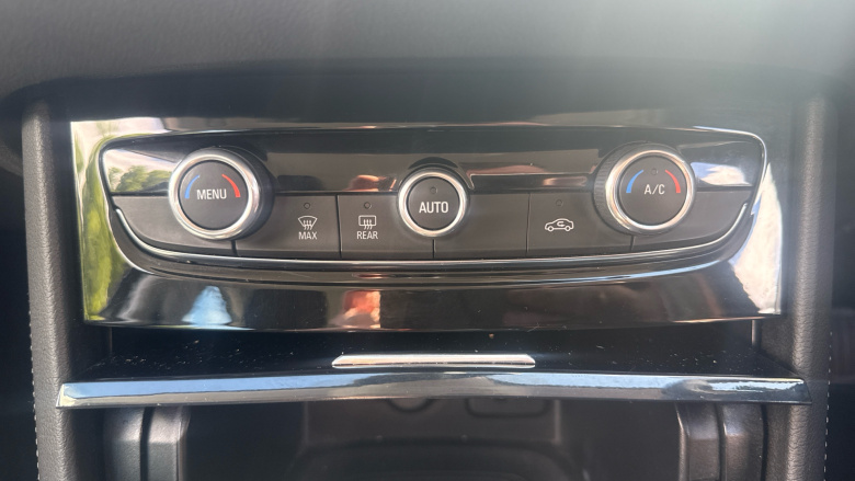 Vauxhall Grandland X 1.2 Turbo SE 5dr Petrol Hatchback